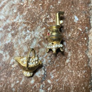 Vintage Scatter Brooch Set Stove and Coal Basket Goldtone